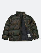 Load image into Gallery viewer, Carhartt-WIP Deming Jacket - Evergreen Camo/Brick

