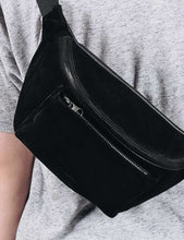 Load image into Gallery viewer, Sandqvist Sarah Hip Bag (Suede) - Black
